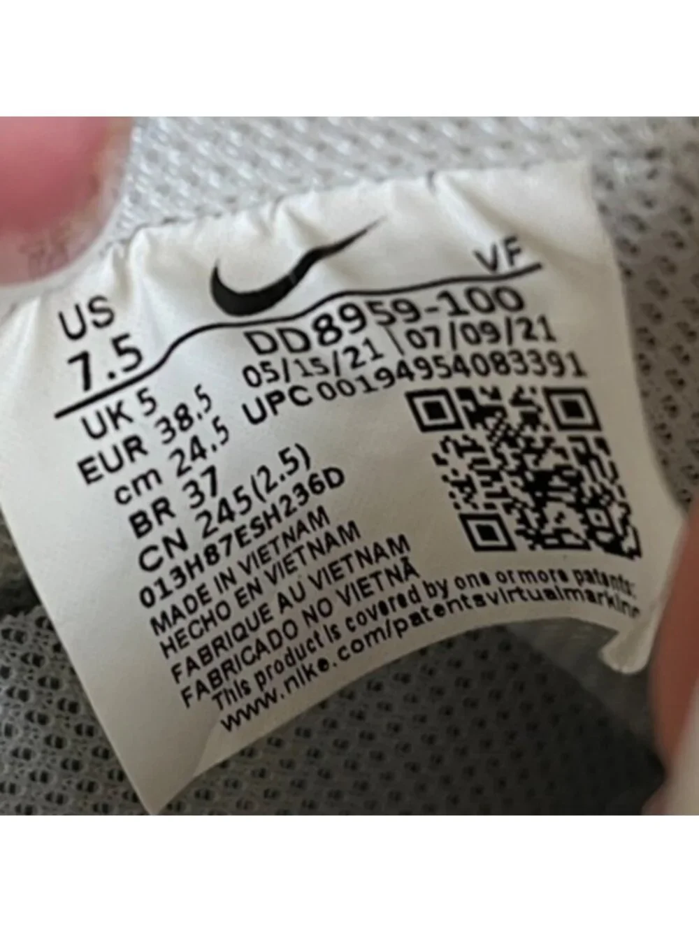 Nike Air Force 1 Low '07 Womens Size 7.5 White Athletic Lifestyle Shoes Sneakers